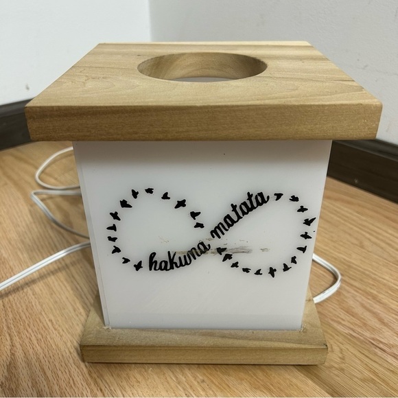 Hakuna Matata Lantern Light Electric Plug In Lion King White Disney - Picture 5 of 7